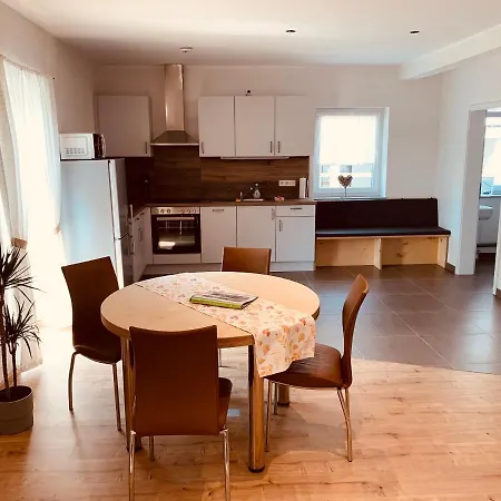 - 3 Hoelzer Бад-Камберг