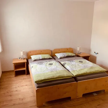 - 3 Hoelzer Апартаменты *