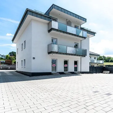 - 3 Hoelzer Apartment *